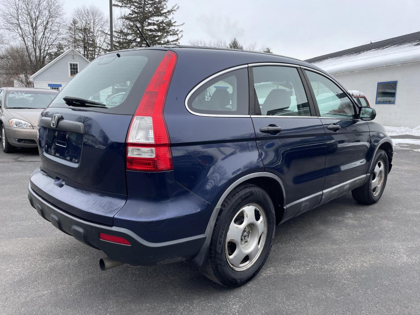 2008 BLUE Honda CR-V LX 4WD AT (5J6RE48368L) with an 2.4L L4 DOHC 16V engine, 5-Speed Automatic Overdrive transmission, located at 101 N. Main Street, Muncy, PA, 17756, (570) 546-5462, 41.207691, -76.785942 - Photo#2