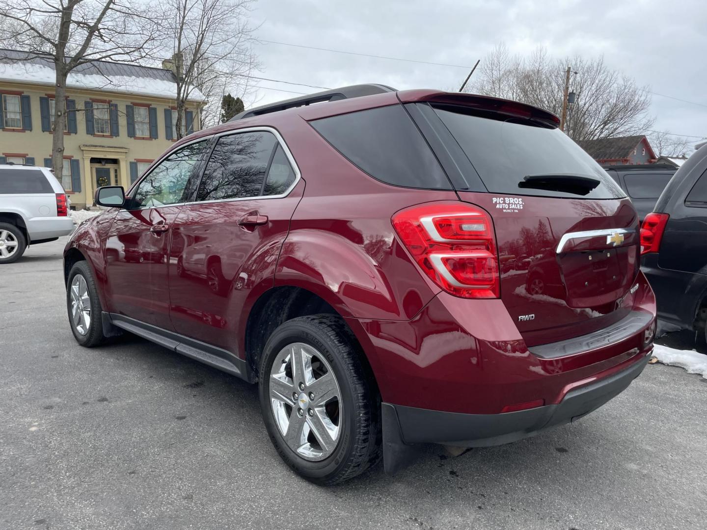 2016 burgandy /black Chevrolet Equinox LT AWD (2GNFLFEK4G6) with an 2.4L L4 DOHC 16V FFV engine, 6A transmission, located at 101 N. Main Street, Muncy, PA, 17756, (570) 546-5462, 41.207691, -76.785942 - Photo#3