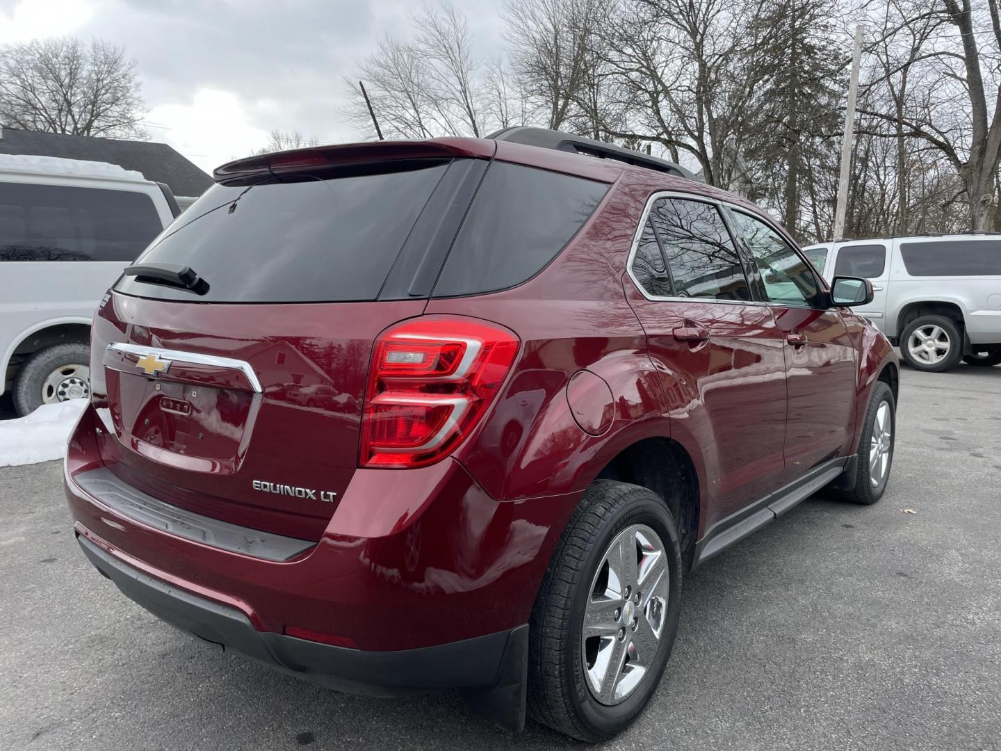 2016 burgandy /black Chevrolet Equinox LT AWD (2GNFLFEK4G6) with an 2.4L L4 DOHC 16V FFV engine, 6A transmission, located at 101 N. Main Street, Muncy, PA, 17756, (570) 546-5462, 41.207691, -76.785942 - Photo#4