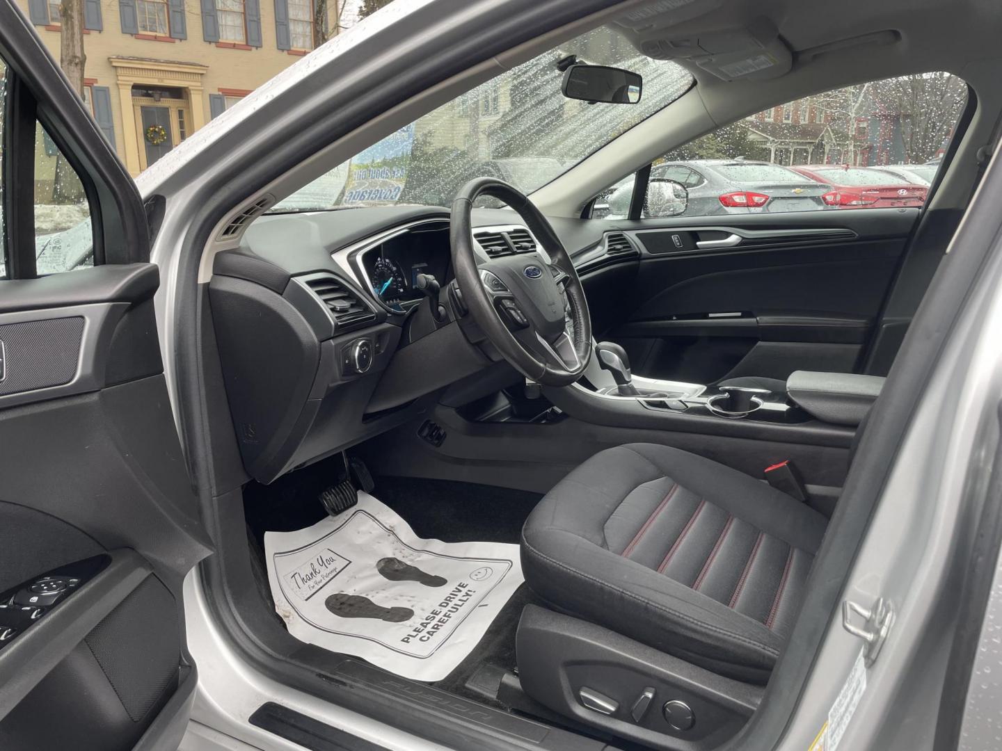 2016 /black Ford Fusion SE AWD (3FA6P0T97GR) with an 2.0L L4 DOHC 16V engine, 6A transmission, located at 101 N. Main Street, Muncy, PA, 17756, (570) 546-5462, 41.207691, -76.785942 - Photo#5