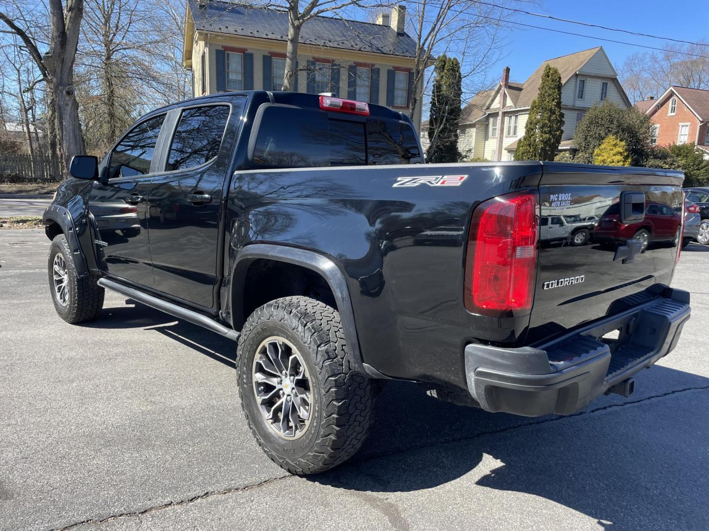 2017 black /black Chevrolet Colorado ZR2 Crew Cab 4WD Short Box (1GCPTEE10H1) with an 2.8L L4 DOHC 16V TURBO DIESEL engine, 6A transmission, located at 101 N. Main Street, Muncy, PA, 17756, (570) 546-5462, 41.207691, -76.785942 - Photo#2