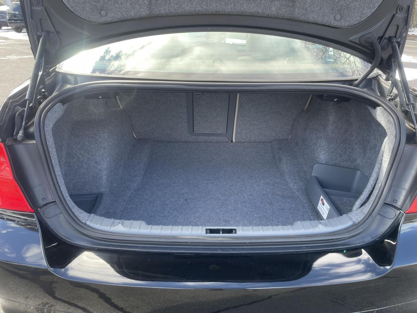 2011 black BMW 3-Series 328i xDrive (WBAPK5C5XBA) with an 3.0L L6 DOHC 24V engine, located at 101 N. Main Street, Muncy, PA, 17756, (570) 546-5462, 41.207691, -76.785942 - Photo#8