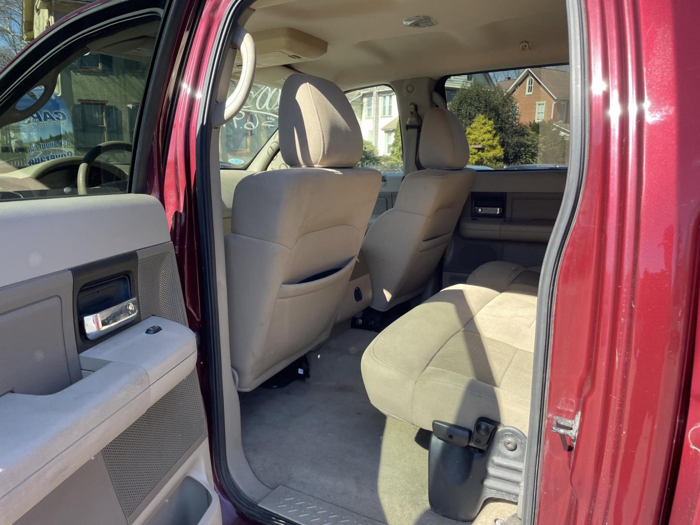 2005 burgandy Ford F-150 FX4 SuperCrew 4WD (1FTPW14525F) with an 5.4L V6 SOHC 16V engine, 4-Speed Automatic Overdrive transmission, located at 101 N. Main Street, Muncy, PA, 17756, (570) 546-5462, 41.207691, -76.785942 - Photo#6