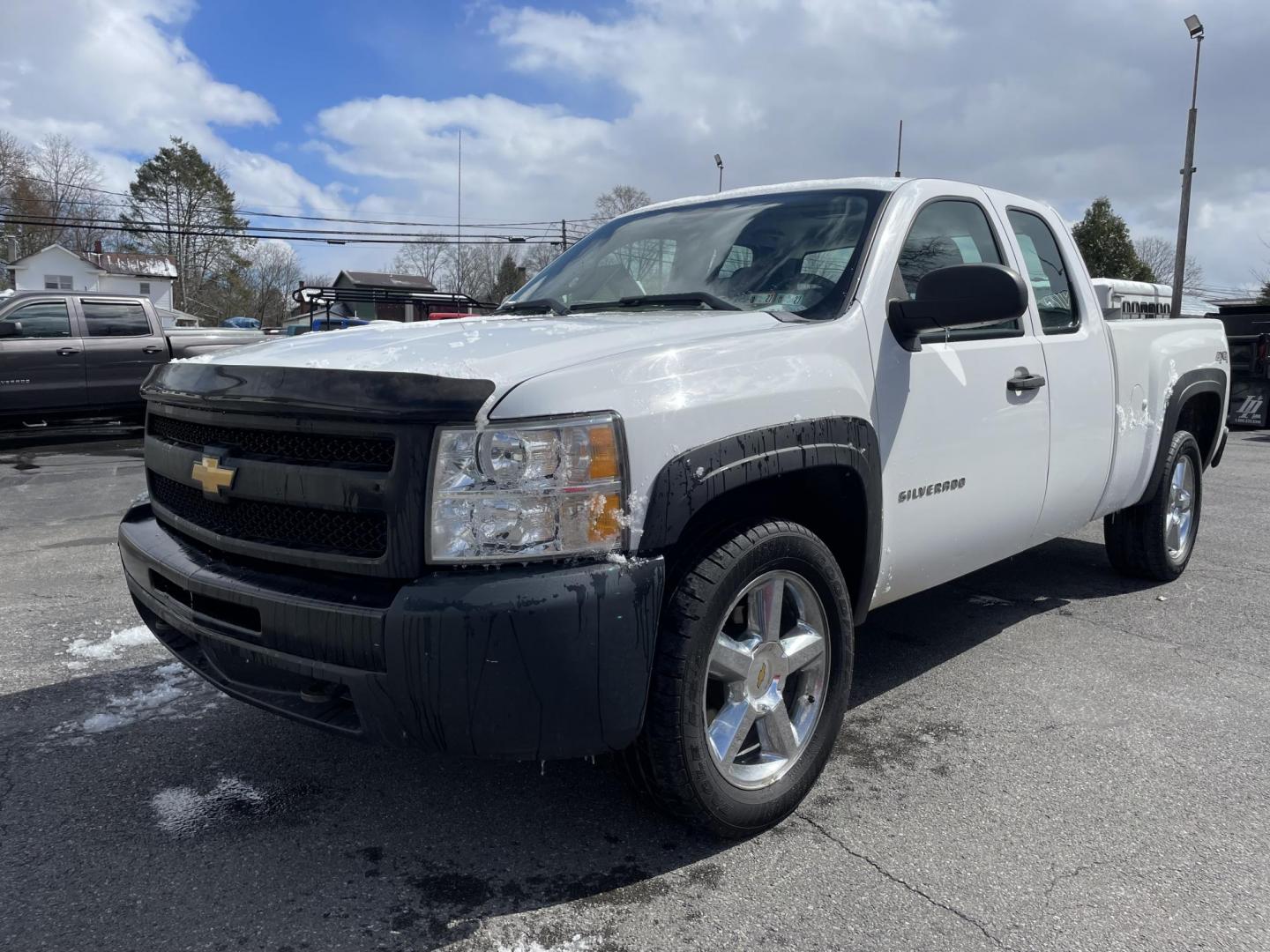 2013 White Chevrolet Silverado 1500 Work Truck Ext. Cab 4WD (1GCRKPE70DZ) with an 5.3L V8 OHV 16V FFV engine, located at 101 N. Main Street, Muncy, PA, 17756, (570) 546-5462, 41.207691, -76.785942 - Photo#0