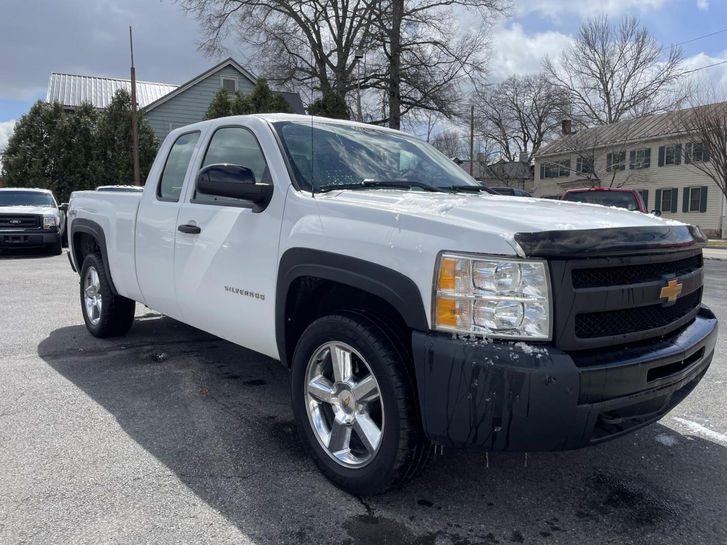 2013 White Chevrolet Silverado 1500 Work Truck Ext. Cab 4WD (1GCRKPE70DZ) with an 5.3L V8 OHV 16V FFV engine, located at 101 N. Main Street, Muncy, PA, 17756, (570) 546-5462, 41.207691, -76.785942 - Photo#1
