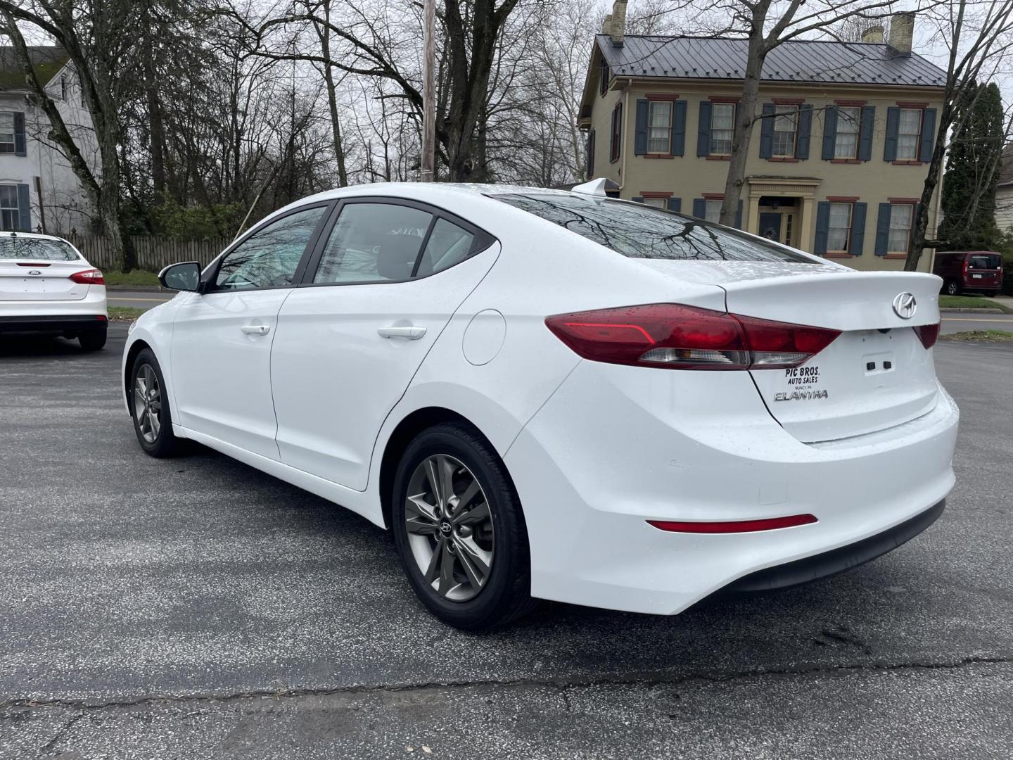 2018 White /black Hyundai Elantra Limited (5NPD84LF8JH) with an 1.8L L4 DOHC 16V engine, 6A transmission, located at 101 N. Main Street, Muncy, PA, 17756, (570) 546-5462, 41.207691, -76.785942 - Photo#2