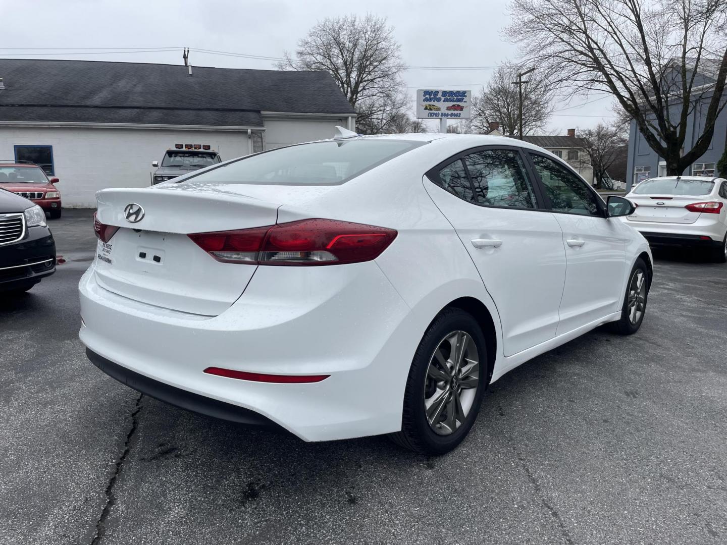 2018 White /black Hyundai Elantra Limited (5NPD84LF8JH) with an 1.8L L4 DOHC 16V engine, 6A transmission, located at 101 N. Main Street, Muncy, PA, 17756, (570) 546-5462, 41.207691, -76.785942 - Photo#3