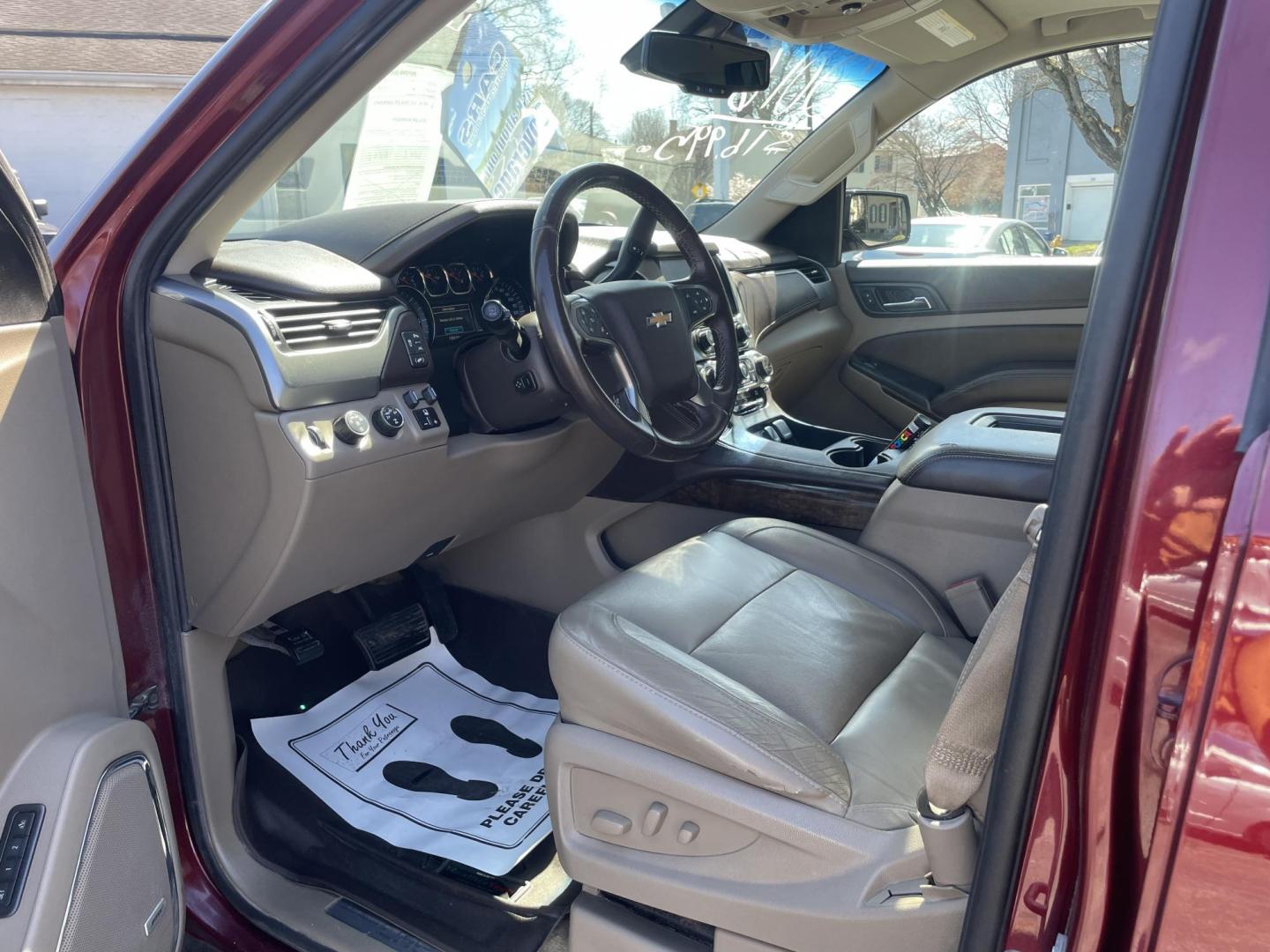 2016 burgandy /tan Chevrolet Suburban LT 4WD (1GNSKHKCXGR) with an 5.3L V8 OHV 16V engine, 6A transmission, located at 101 N. Main Street, Muncy, PA, 17756, (570) 546-5462, 41.207691, -76.785942 - Photo#8