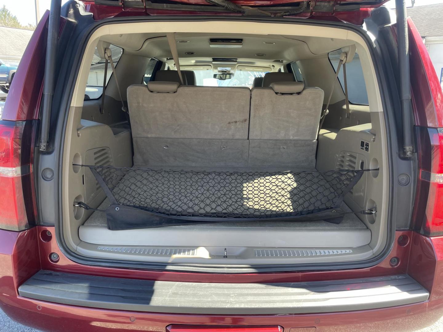 2016 burgandy /tan Chevrolet Suburban LT 4WD (1GNSKHKCXGR) with an 5.3L V8 OHV 16V engine, 6A transmission, located at 101 N. Main Street, Muncy, PA, 17756, (570) 546-5462, 41.207691, -76.785942 - Photo#12