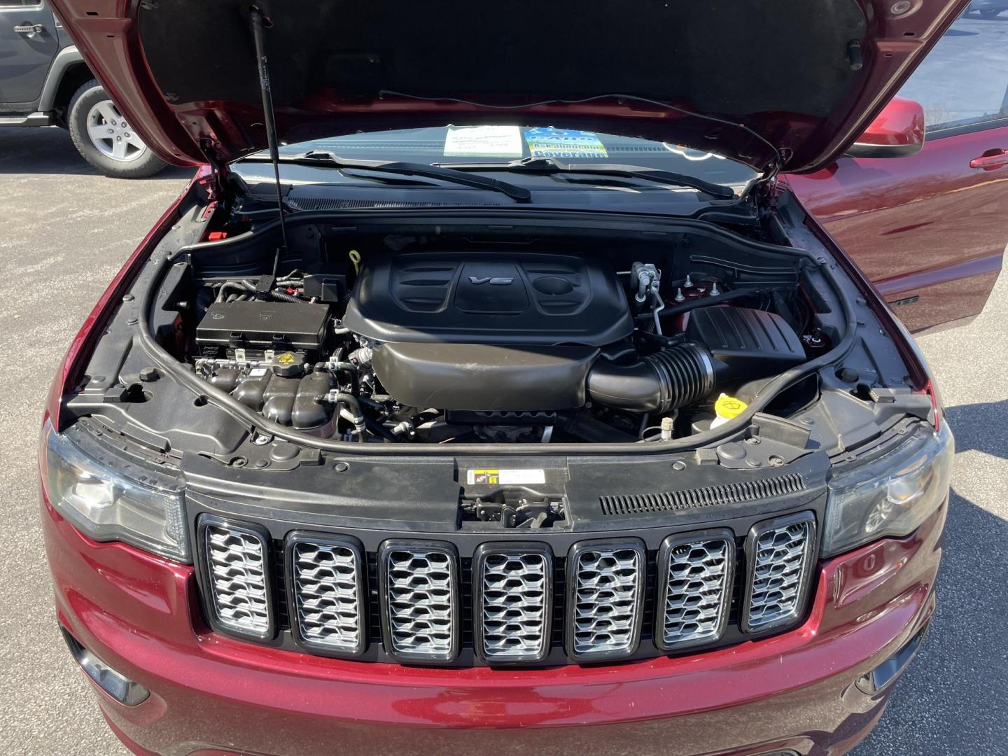 2018 Jeep Grand Cherokee Laredo 4WD (1C4RJFAGXJC) with an 3.6L V6 DOHC 24V engine, 8A transmission, located at 101 N. Main Street, Muncy, PA, 17756, (570) 546-5462, 41.207691, -76.785942 - Photo#10