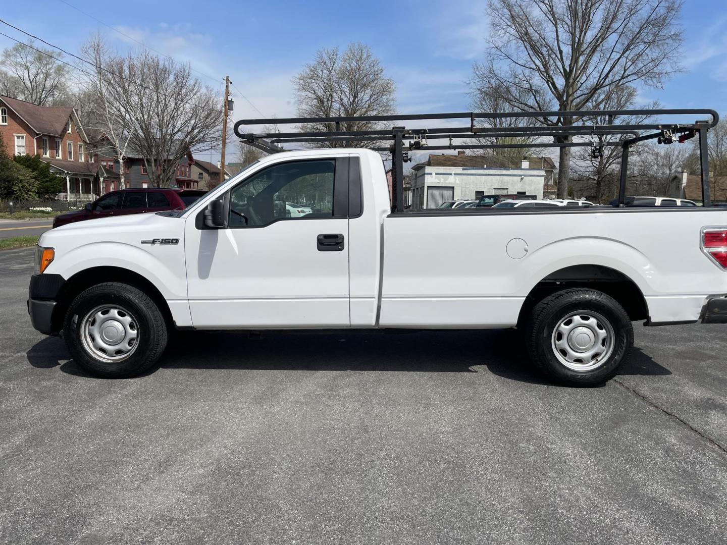 2014 White Ford F-150 XL Work Truck 2WD (1FTMF1CMXEK) with an 3.7L V6 DOHC 24V engine, 6-Speed Automatic transmission, located at 101 N. Main Street, Muncy, PA, 17756, (570) 546-5462, 41.207691, -76.785942 - Photo#4