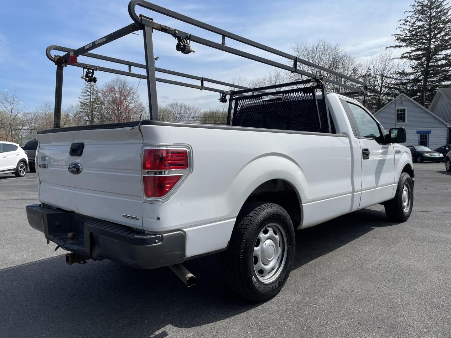 2014 White Ford F-150 XL Work Truck 2WD (1FTMF1CMXEK) with an 3.7L V6 DOHC 24V engine, 6-Speed Automatic transmission, located at 101 N. Main Street, Muncy, PA, 17756, (570) 546-5462, 41.207691, -76.785942 - Photo#3