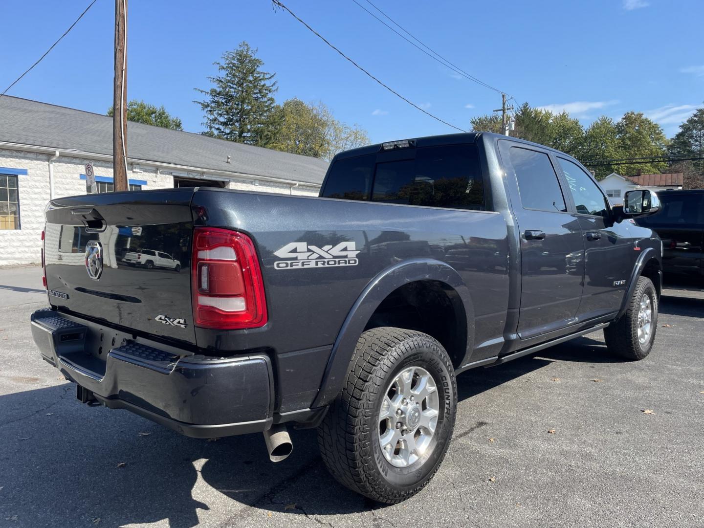 2019 /black RAM 2500 Laramie Crew Cab SWB 4WD (3C6UR5FL3KG) with an 6.7L L6 OHV 24V TURBO DIESEL engine, 6A transmission, located at 101 N. Main Street, Muncy, PA, 17756, (570) 546-5462, 41.207691, -76.785942- Photo#3