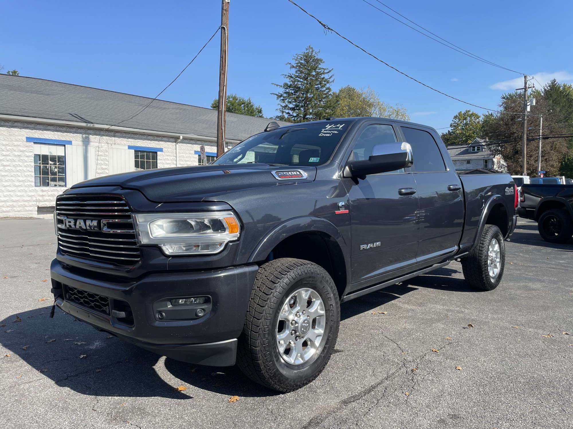 photo of 2019 RAM 2500 Laramie Crew Cab SWB 4WD