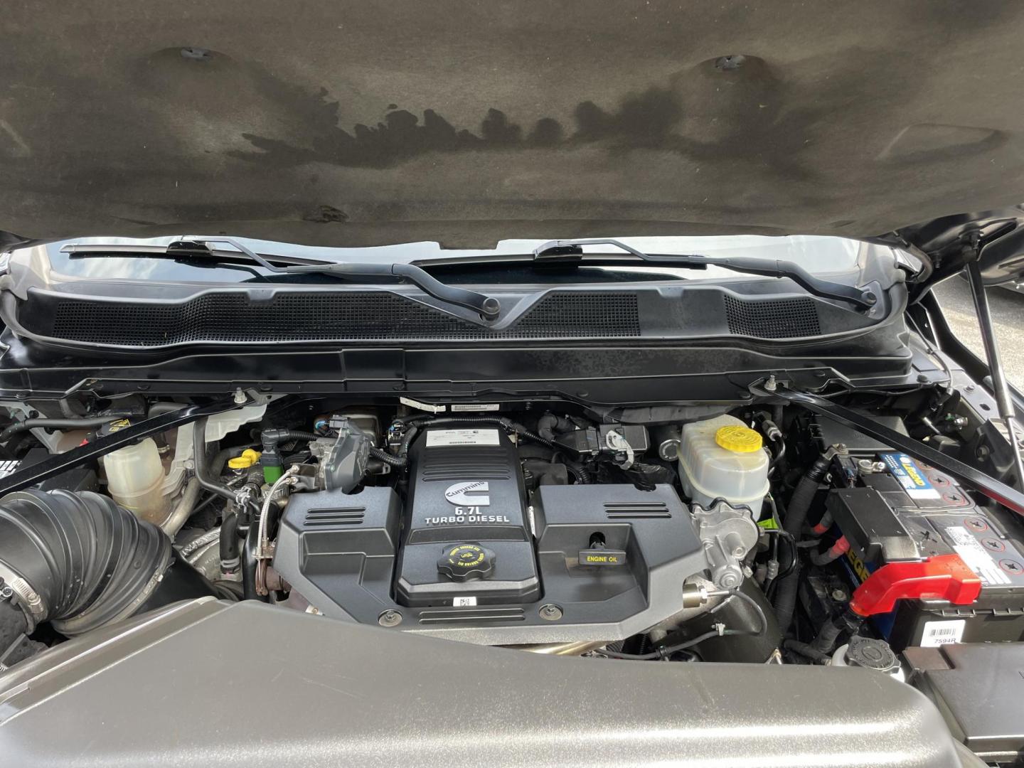 2019 /black RAM 2500 Laramie Crew Cab SWB 4WD (3C6UR5FL3KG) with an 6.7L L6 OHV 24V TURBO DIESEL engine, 6A transmission, located at 101 N. Main Street, Muncy, PA, 17756, (570) 546-5462, 41.207691, -76.785942 - Photo#10