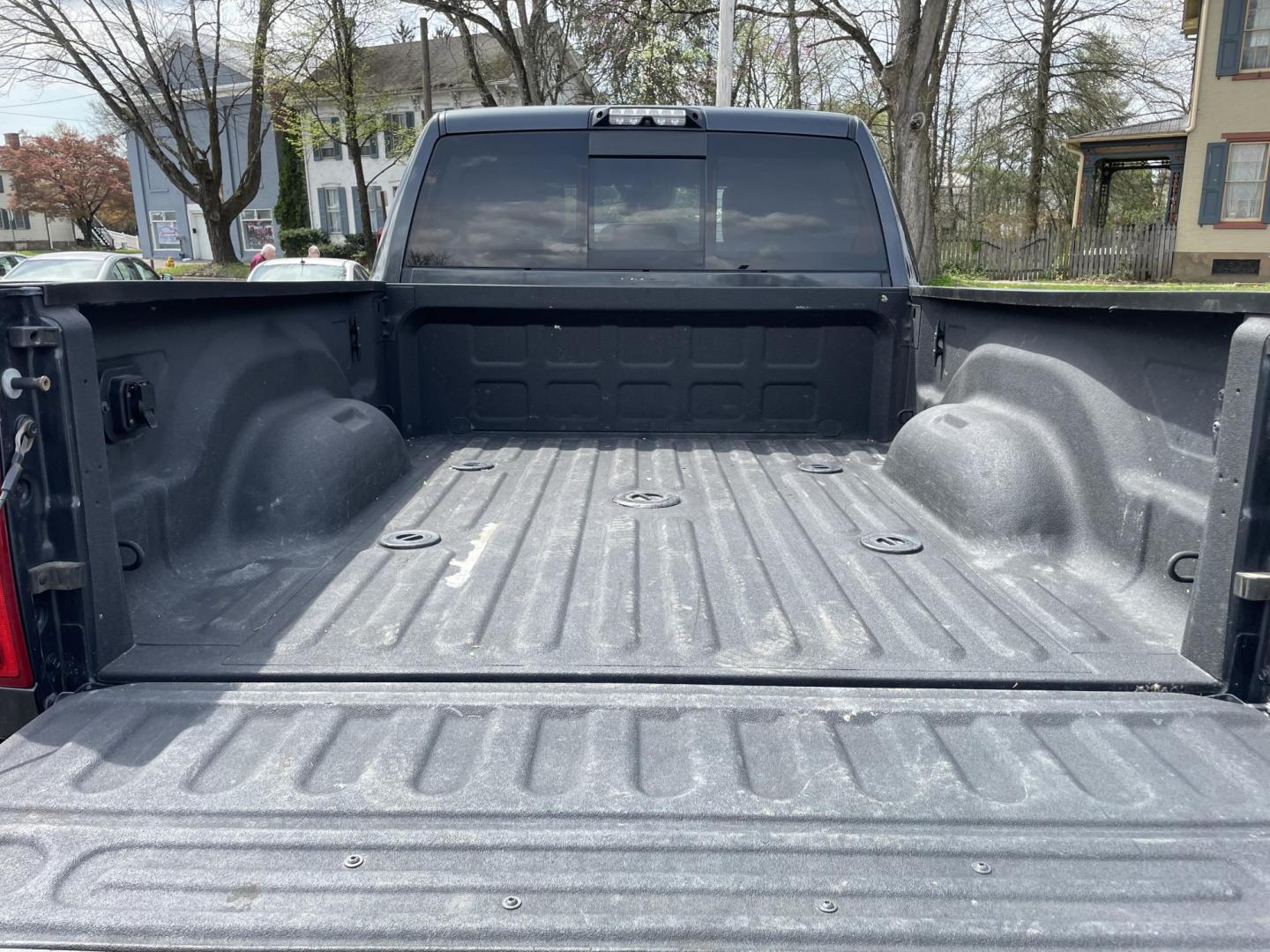 2019 /black RAM 2500 Laramie Crew Cab SWB 4WD (3C6UR5FL3KG) with an 6.7L L6 OHV 24V TURBO DIESEL engine, 6A transmission, located at 101 N. Main Street, Muncy, PA, 17756, (570) 546-5462, 41.207691, -76.785942 - Photo#6