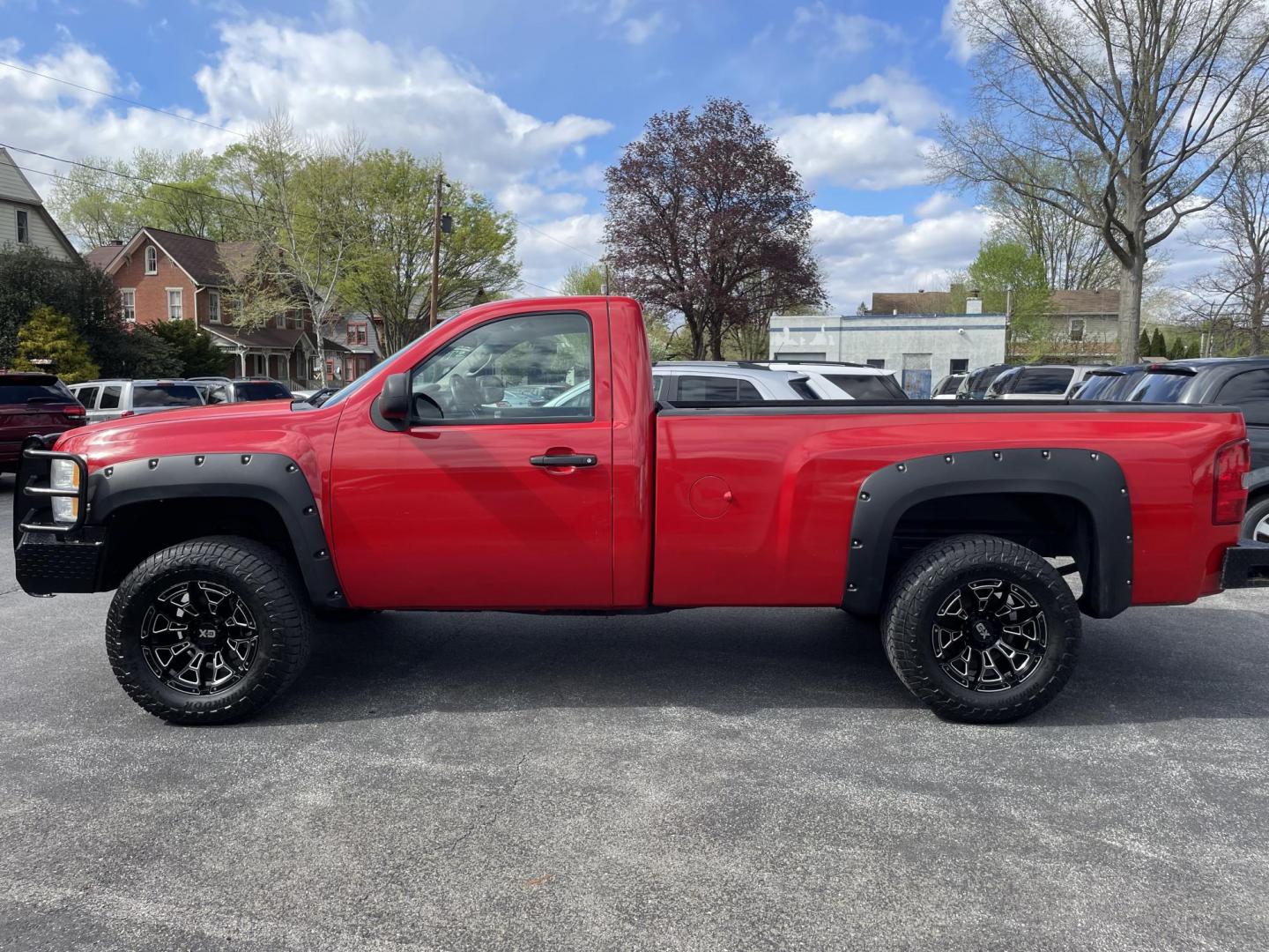 2011 Chevrolet Silverado 1500 Reg Cab 4WD (1GCNKPE01BZ) with an 5.3L V8 OHV 16V FFV engine, 4-Speed Automatic transmission, located at 101 N. Main Street, Muncy, PA, 17756, (570) 546-5462, 41.207691, -76.785942 - Photo#3