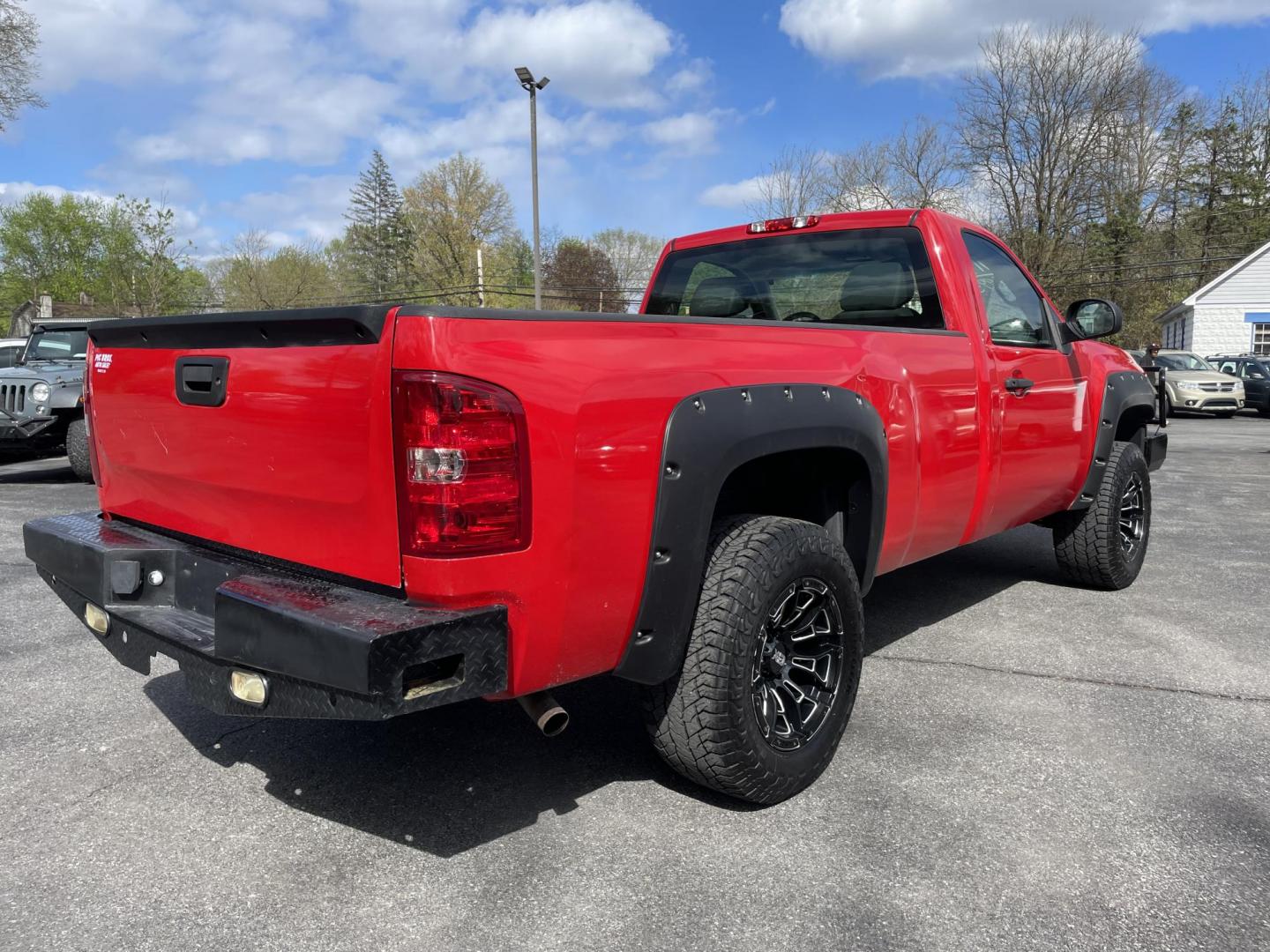 2011 Chevrolet Silverado 1500 Reg Cab 4WD (1GCNKPE01BZ) with an 5.3L V8 OHV 16V FFV engine, 4-Speed Automatic transmission, located at 101 N. Main Street, Muncy, PA, 17756, (570) 546-5462, 41.207691, -76.785942 - Photo#4