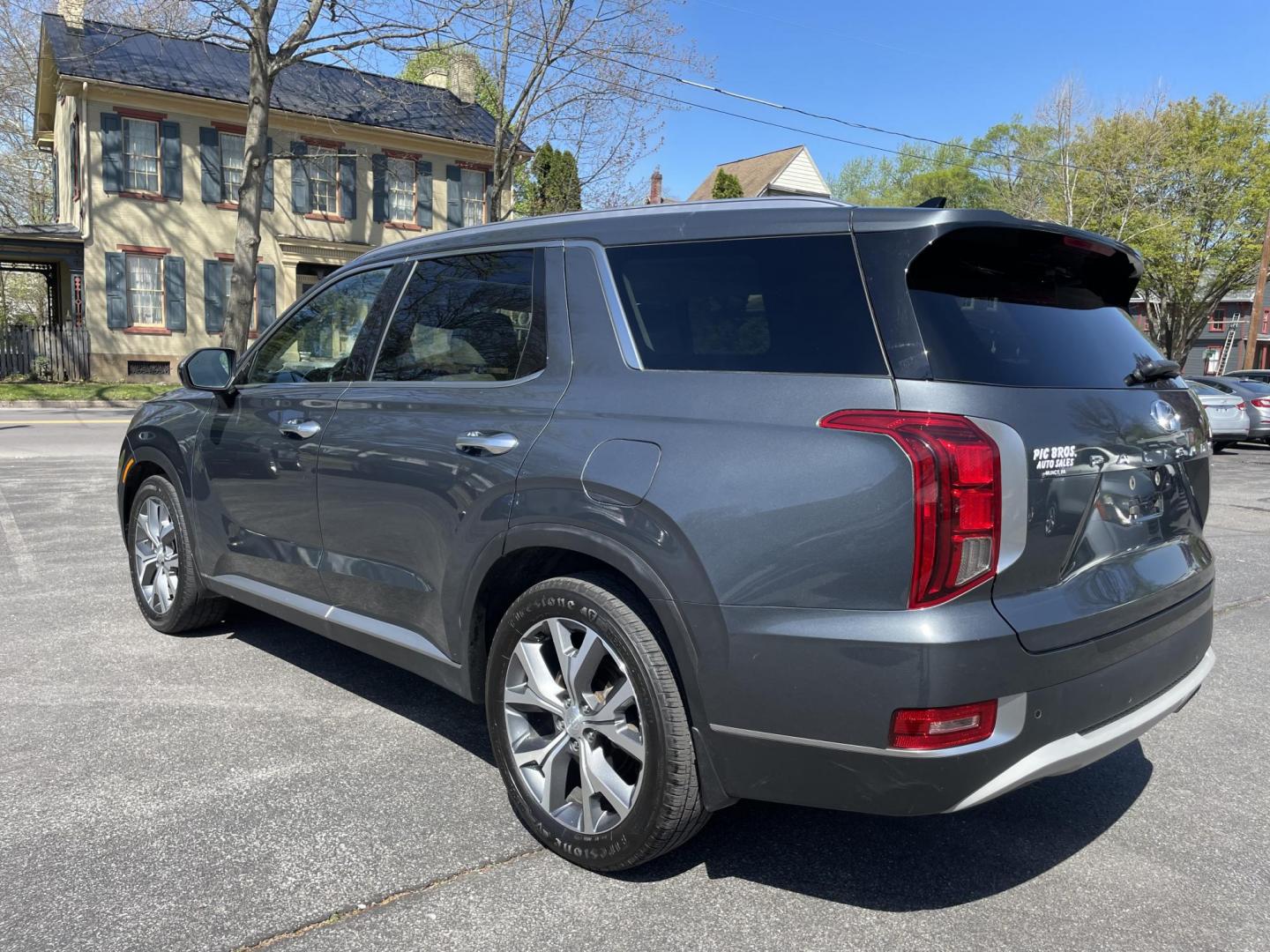 2021 Hyundai Palisade SEL AWD (KM8R4DHEXMU) with an 3.8L V6 DOHC 24V engine, 8A transmission, located at 101 N. Main Street, Muncy, PA, 17756, (570) 546-5462, 41.207691, -76.785942 - Photo#4