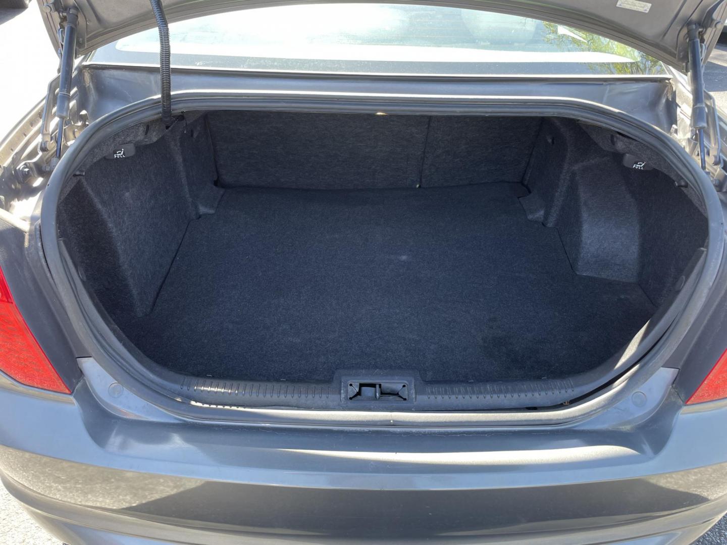 2012 Ford Fusion SE (3FAHP0HAXCR) with an 2.5L L4 DOHC 16V engine, located at 101 N. Main Street, Muncy, PA, 17756, (570) 546-5462, 41.207691, -76.785942 - Photo#8