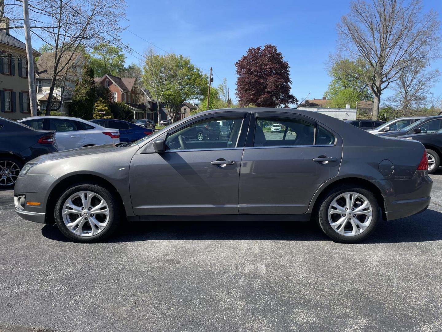 2012 Ford Fusion SE (3FAHP0HAXCR) with an 2.5L L4 DOHC 16V engine, located at 101 N. Main Street, Muncy, PA, 17756, (570) 546-5462, 41.207691, -76.785942 - Photo#2