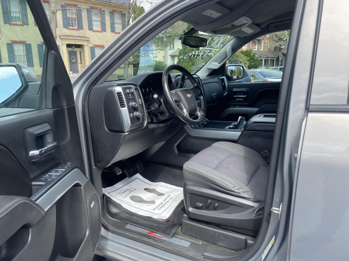 2017 Chevrolet Silverado 1500 LT Crew Cab 4WD (3GCUKREC1HG) with an 5.3L V8 OHV 16V engine, 6A transmission, located at 101 N. Main Street, Muncy, PA, 17756, (570) 546-5462, 41.207691, -76.785942 - Photo#7