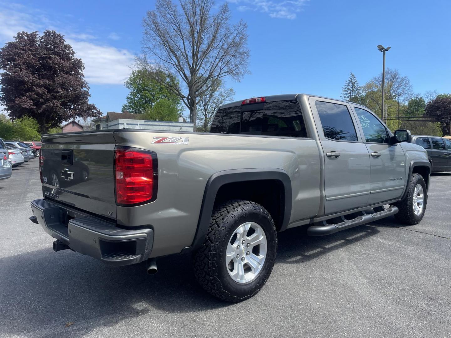 2017 Chevrolet Silverado 1500 LT Crew Cab 4WD (3GCUKREC1HG) with an 5.3L V8 OHV 16V engine, 6A transmission, located at 101 N. Main Street, Muncy, PA, 17756, (570) 546-5462, 41.207691, -76.785942 - Photo#1