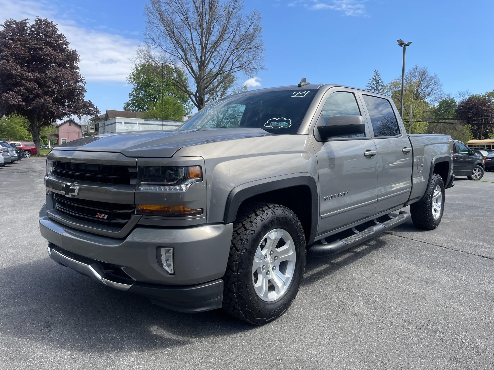 photo of 2017 Chevrolet Silverado 1500 LT Crew Cab 4WD