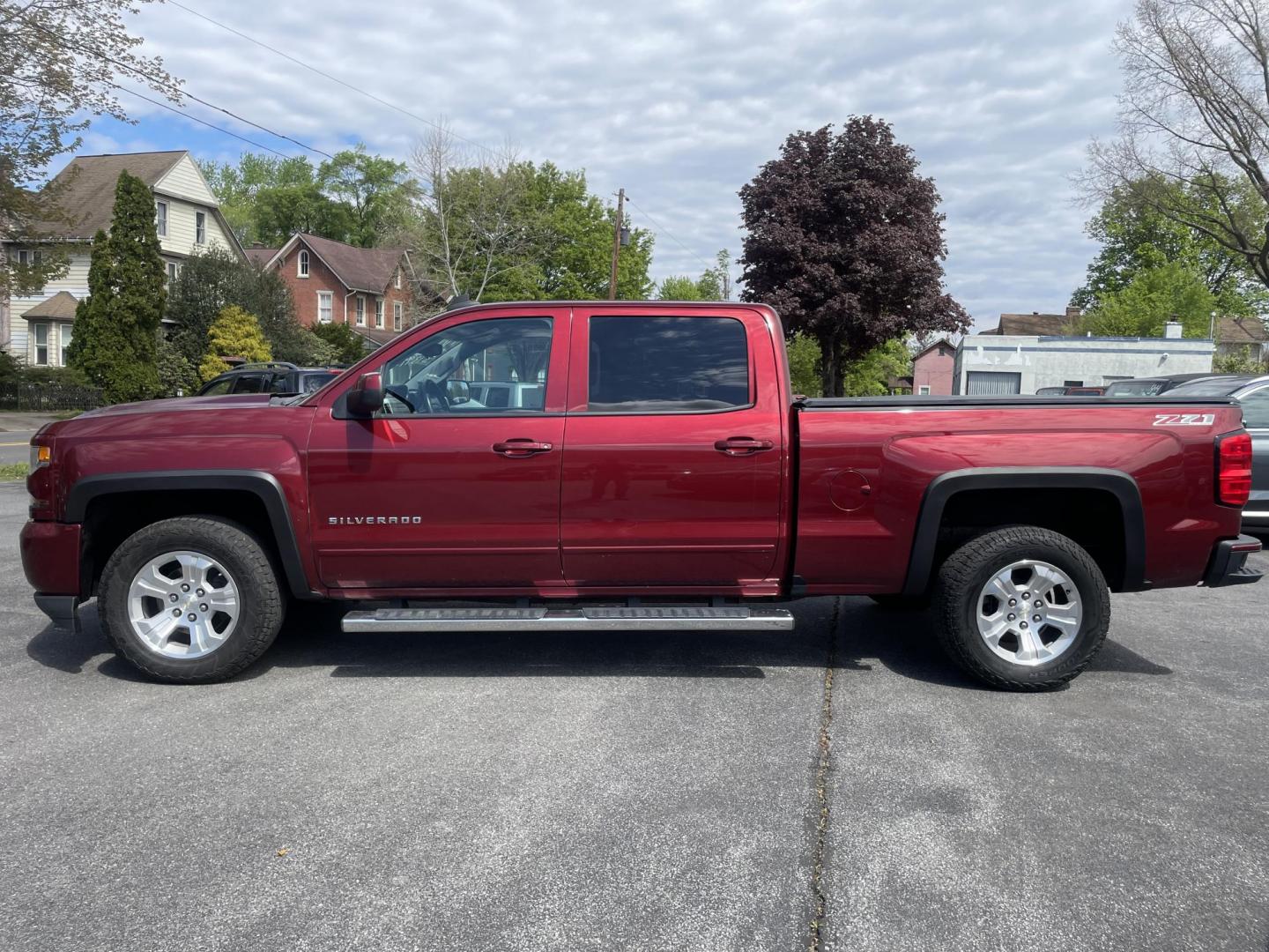 2017 Chevrolet Silverado 1500 LT Crew Cab 4WD (3GCUKREC9HG) with an 5.3L V8 OHV 16V engine, 6A transmission, located at 101 N. Main Street, Muncy, PA, 17756, (570) 546-5462, 41.207691, -76.785942 - Photo#1