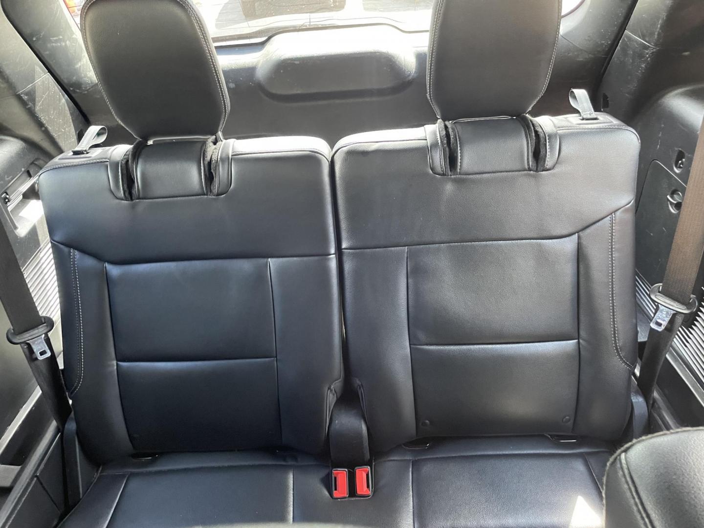 2020 White /black Ford Explorer XLT AWD (1FMSK8DH3LG) with an 2.3L L4 DOHC 16V engine, 10A transmission, located at 101 N. Main Street, Muncy, PA, 17756, (570) 546-5462, 41.207691, -76.785942 - Photo#7