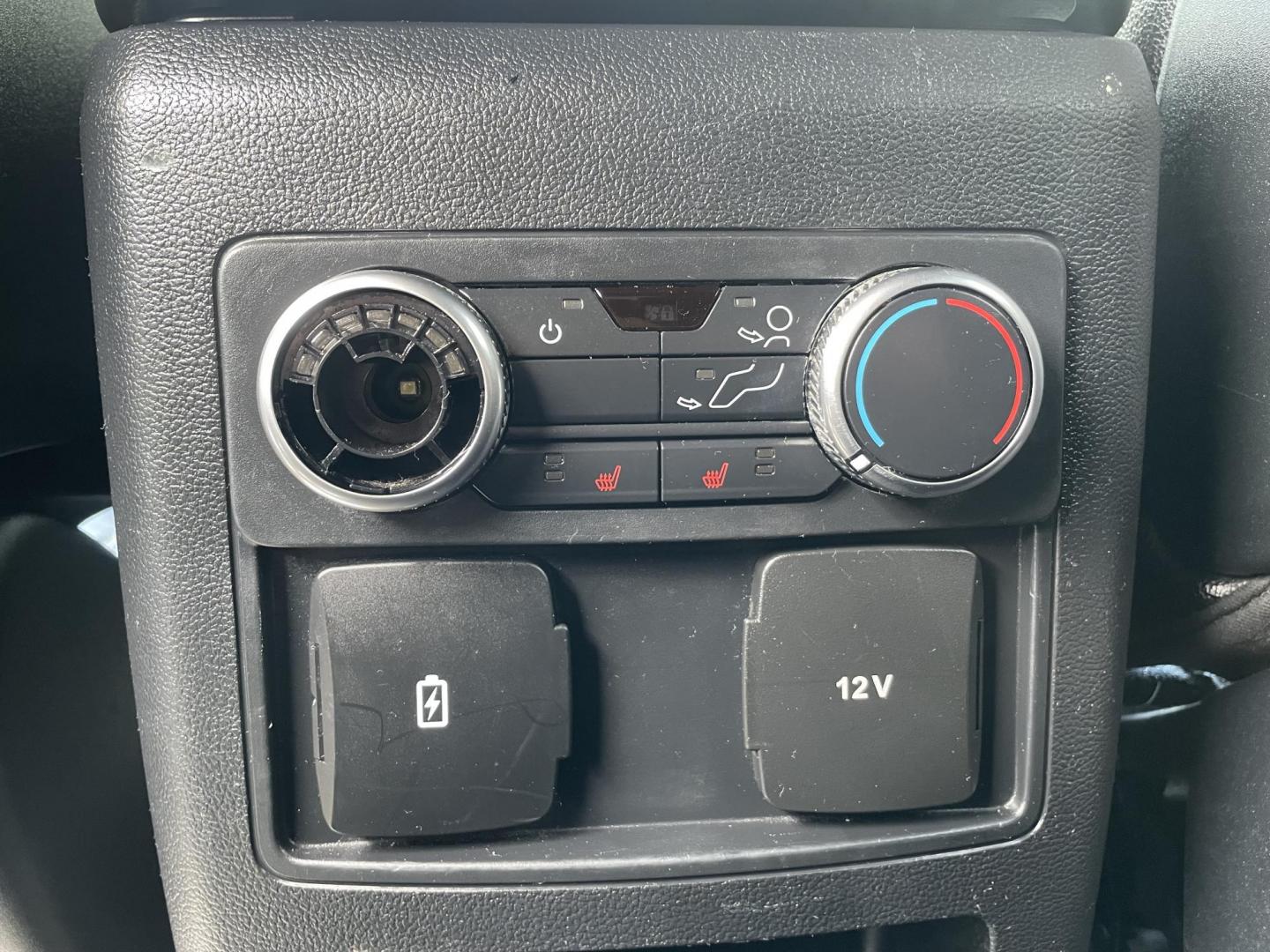 2020 White /black Ford Explorer XLT AWD (1FMSK8DH3LG) with an 2.3L L4 DOHC 16V engine, 10A transmission, located at 101 N. Main Street, Muncy, PA, 17756, (570) 546-5462, 41.207691, -76.785942 - Photo#8