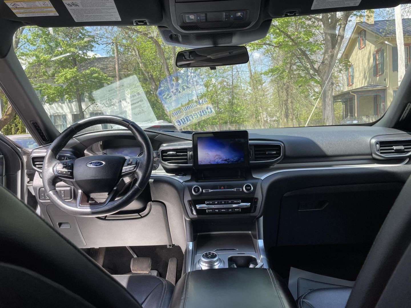 2020 White /black Ford Explorer XLT AWD (1FMSK8DH3LG) with an 2.3L L4 DOHC 16V engine, 10A transmission, located at 101 N. Main Street, Muncy, PA, 17756, (570) 546-5462, 41.207691, -76.785942 - Photo#4