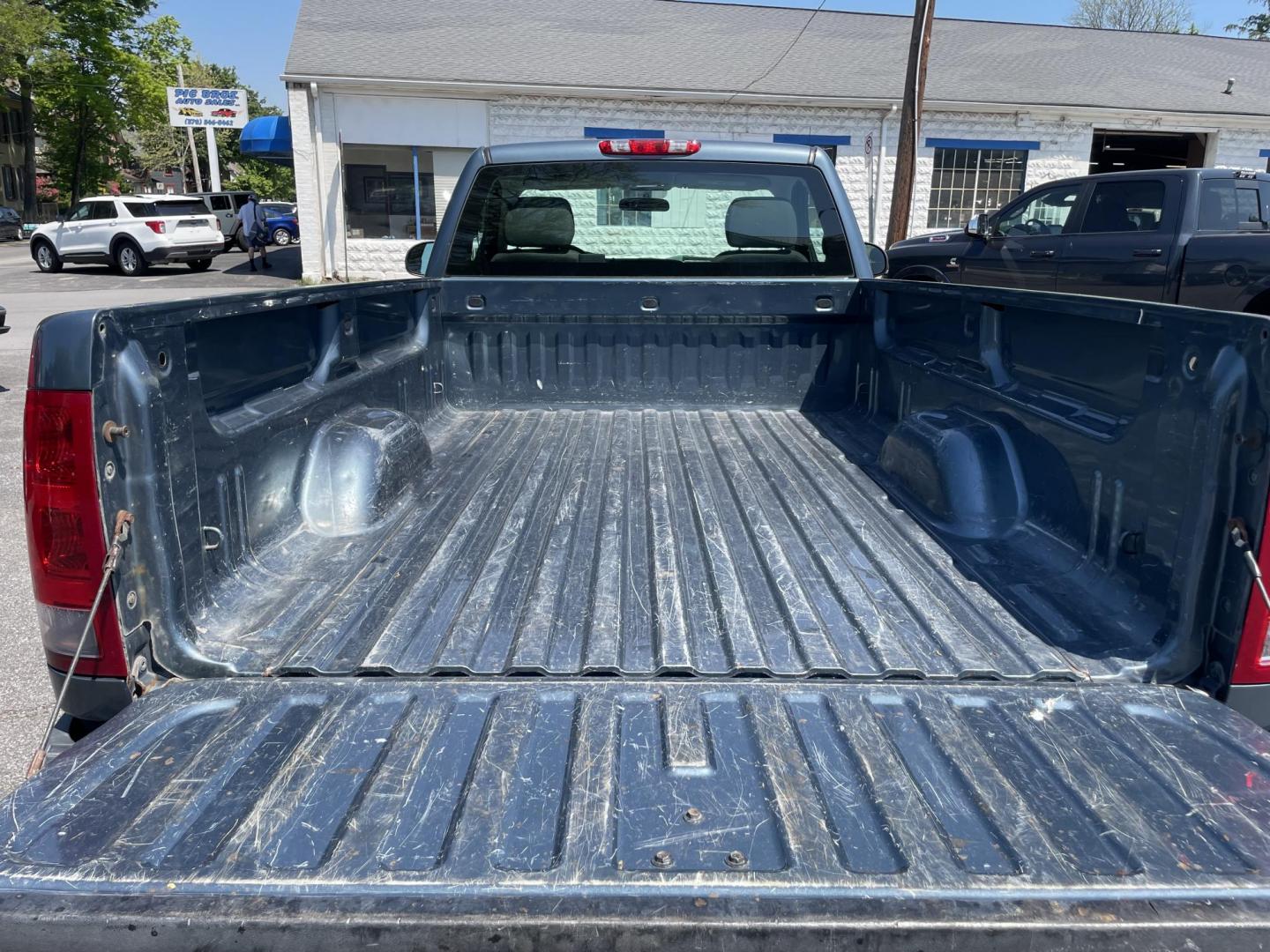 2012 GMC Sierra 1500 Work Truck Long Box 2WD (1GTN1TEA7CZ) with an 4.8L V8 OHV 16V engine, 4-Speed Automatic transmission, located at 101 N. Main Street, Muncy, PA, 17756, (570) 546-5462, 41.207691, -76.785942 - Photo#5