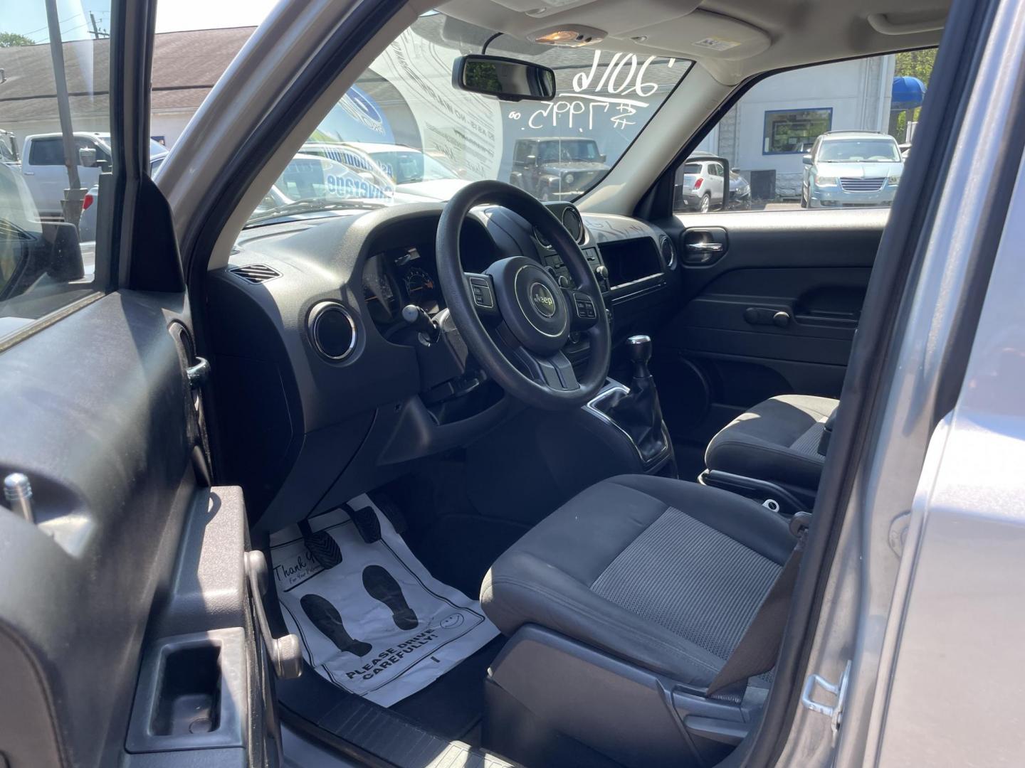 2016 Jeep Patriot Sport 4WD (1C4NJRBBXGD) with an 2.4L L4 DOHC 16V engine, Manual transmission, located at 101 N. Main Street, Muncy, PA, 17756, (570) 546-5462, 41.207691, -76.785942 - Photo#4