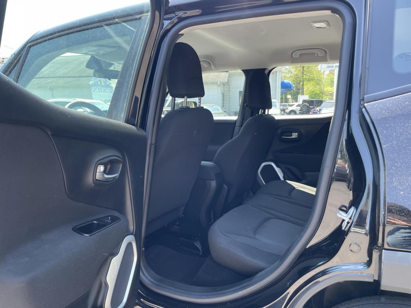 2018 Jeep Renegade Sport 4WD (ZACCJBAB5JP) with an 2.4L L4 DOHC 16V engine, 6a transmission, located at 101 N. Main Street, Muncy, PA, 17756, (570) 546-5462, 41.207691, -76.785942 - Photo#5