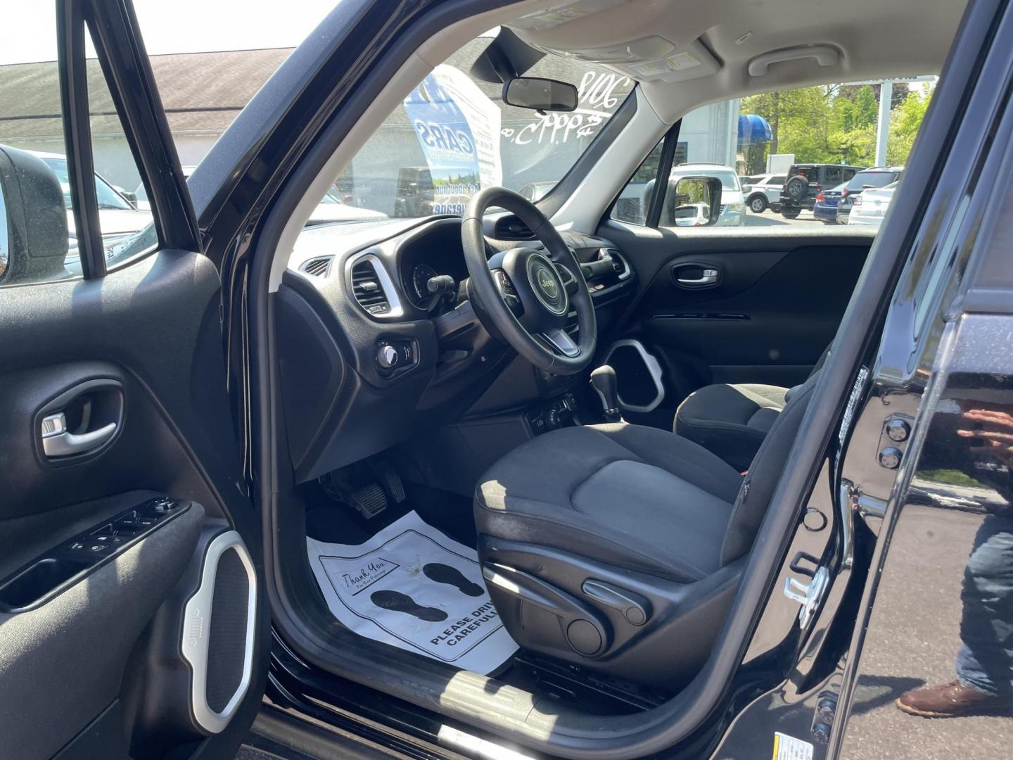 2018 Jeep Renegade Sport 4WD (ZACCJBAB5JP) with an 2.4L L4 DOHC 16V engine, 6a transmission, located at 101 N. Main Street, Muncy, PA, 17756, (570) 546-5462, 41.207691, -76.785942 - Photo#4