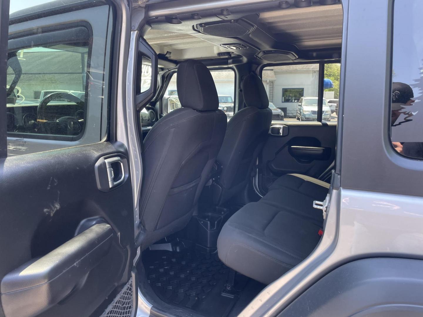 2019 Jeep Wrangler Unlimited Sport (1C4HJXDN5KW) with an 2.0L L4 DOHC 16V TURBO engine, 6A transmission, located at 101 N. Main Street, Muncy, PA, 17756, (570) 546-5462, 41.207691, -76.785942 - Photo#6