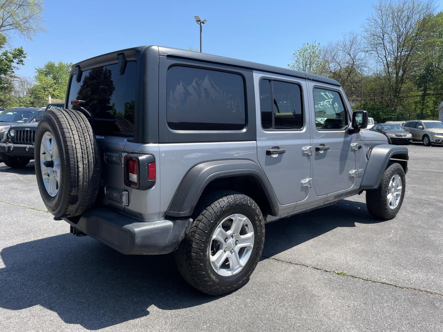 2019 Jeep Wrangler Unlimited Sport (1C4HJXDN5KW) with an 2.0L L4 DOHC 16V TURBO engine, 6A transmission, located at 101 N. Main Street, Muncy, PA, 17756, (570) 546-5462, 41.207691, -76.785942 - Photo#1