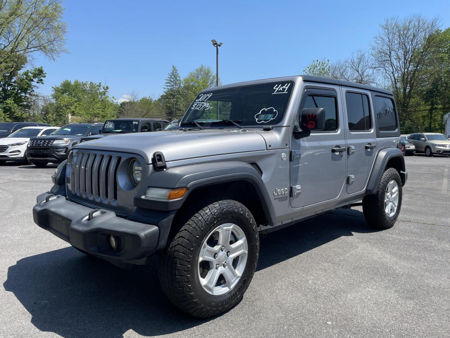 2019 Jeep Wrangler Sport S's photo