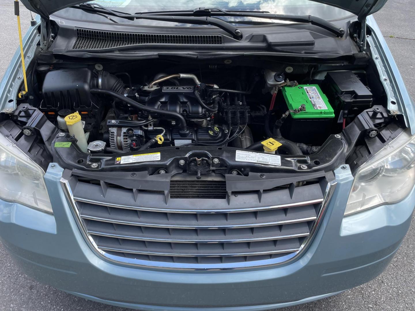2008 BLUE /tan Chrysler Town & Country Touring (2A8HR54P78R) with an 3.8L V6 OHV 12V engine, 6-Speed Automatic Overdrive transmission, located at 101 N. Main Street, Muncy, PA, 17756, (570) 546-5462, 41.207691, -76.785942 - Photo#8