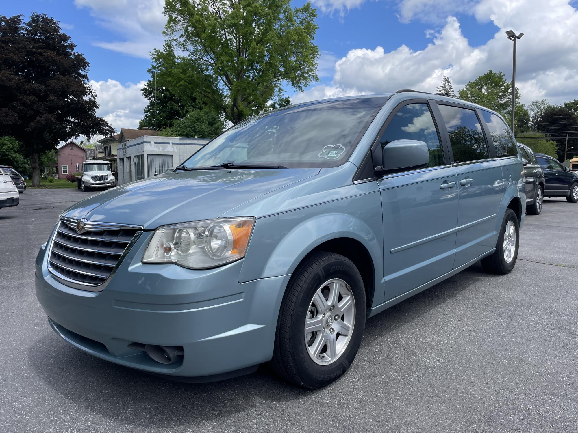 photo of 2008 Chrysler Town & Country Touring