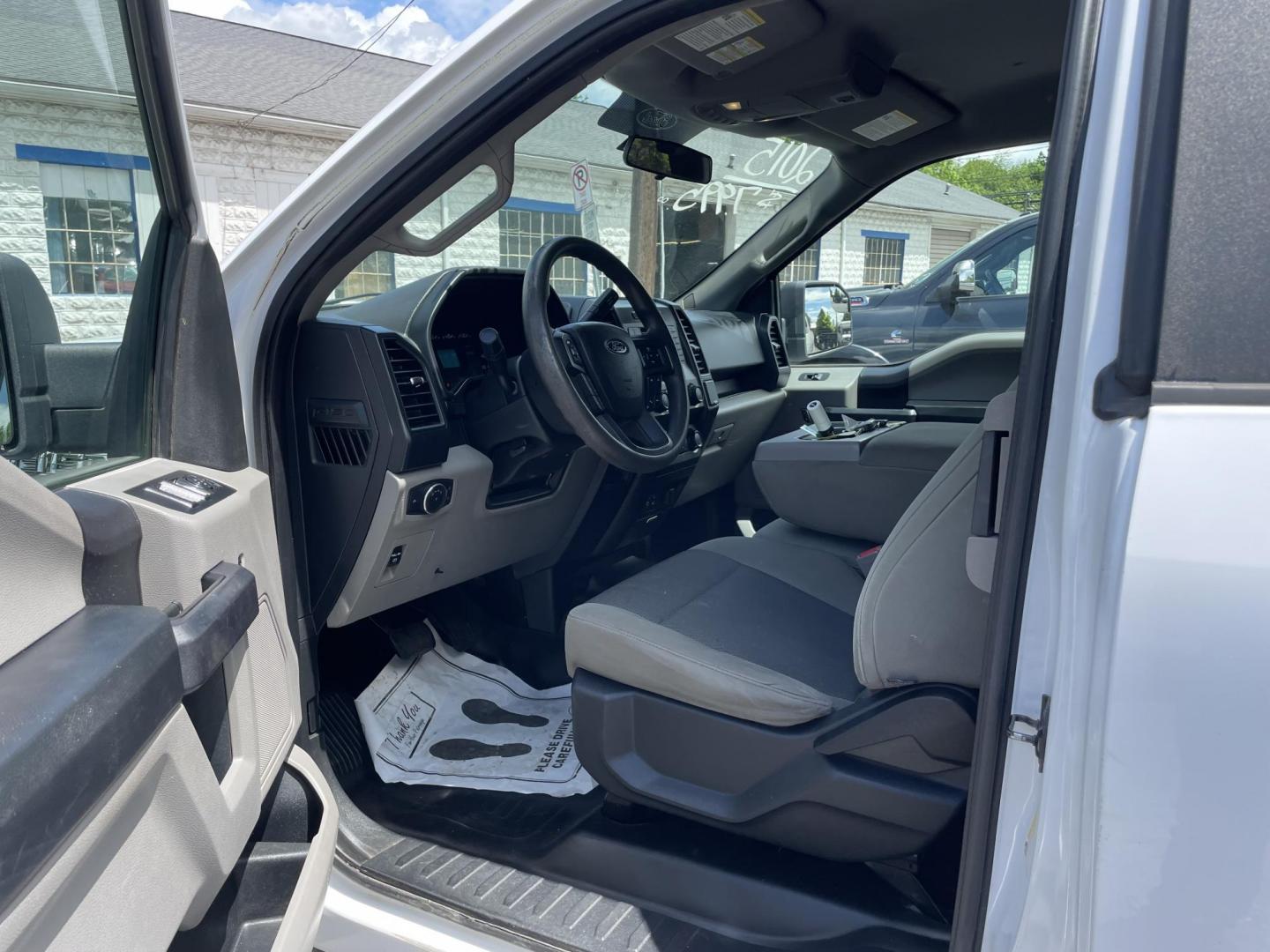 2015 White Ford F-150 Lariat SuperCab 6.5-ft. Bed 4WD (1FTEX1E87FK) with an 3.5L V6 DOHC 24V engine, 6-Speed Automatic transmission, located at 101 N. Main Street, Muncy, PA, 17756, (570) 546-5462, 41.207691, -76.785942 - Photo#4