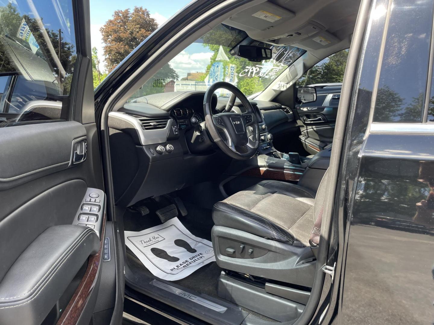 2017 GMC Yukon SLT 4WD (1GKS2BKC7HR) with an 5.3L V8 OHV 16V FFV engine, 6A transmission, located at 101 N. Main Street, Muncy, PA, 17756, (570) 546-5462, 41.207691, -76.785942 - Photo#8