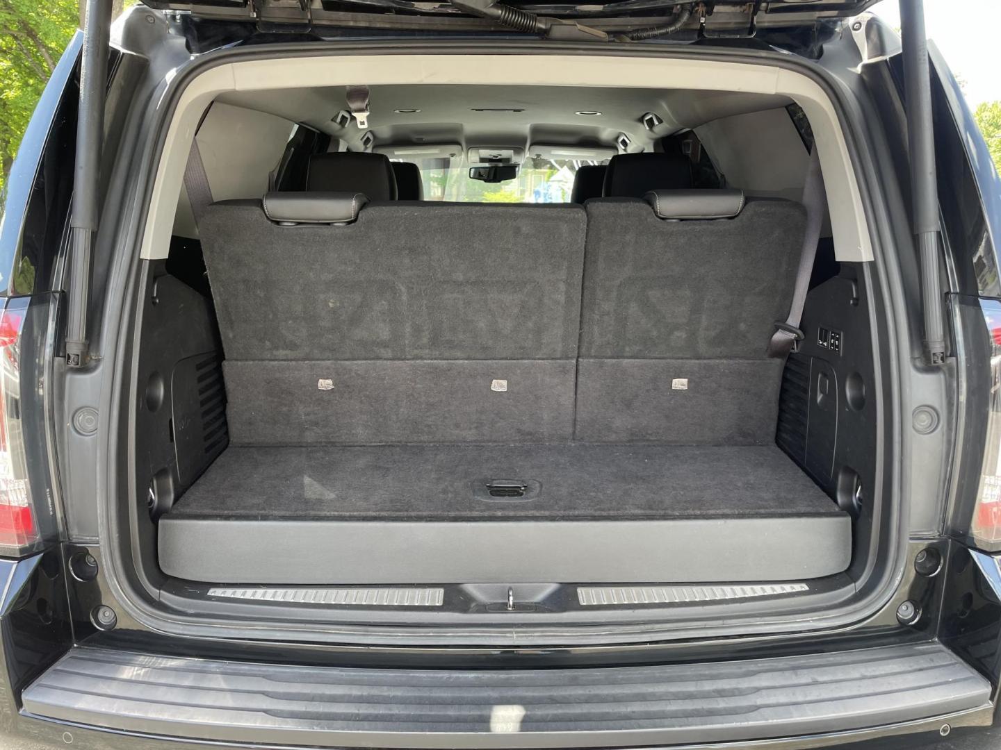 2017 GMC Yukon SLT 4WD (1GKS2BKC7HR) with an 5.3L V8 OHV 16V FFV engine, 6A transmission, located at 101 N. Main Street, Muncy, PA, 17756, (570) 546-5462, 41.207691, -76.785942 - Photo#11