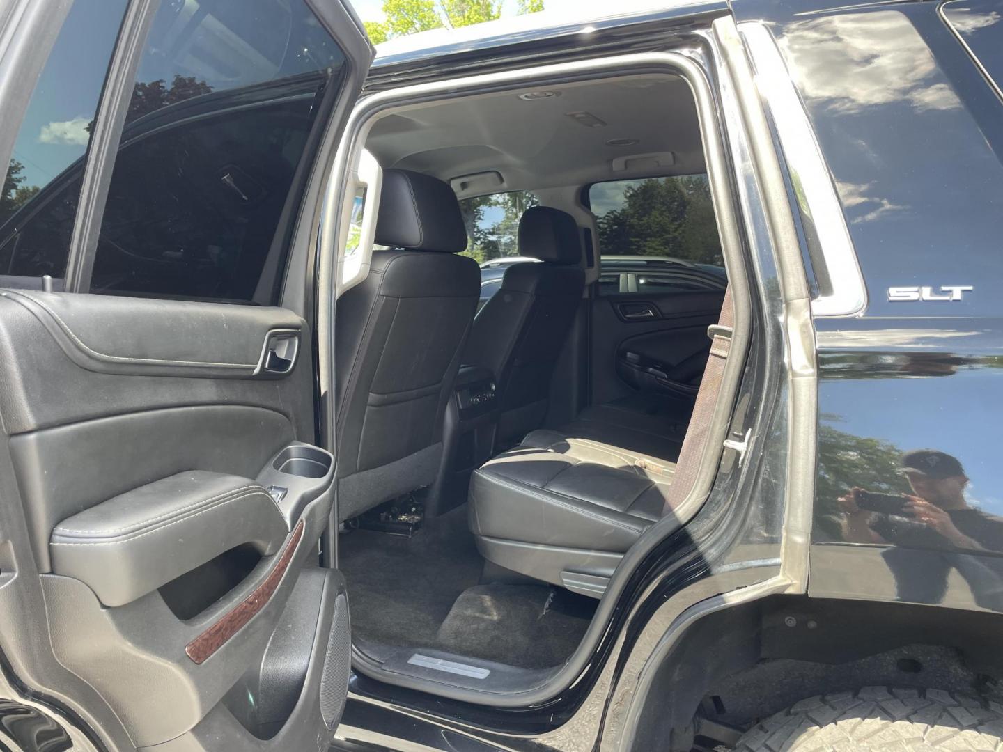 2017 GMC Yukon SLT 4WD (1GKS2BKC7HR) with an 5.3L V8 OHV 16V FFV engine, 6A transmission, located at 101 N. Main Street, Muncy, PA, 17756, (570) 546-5462, 41.207691, -76.785942 - Photo#9