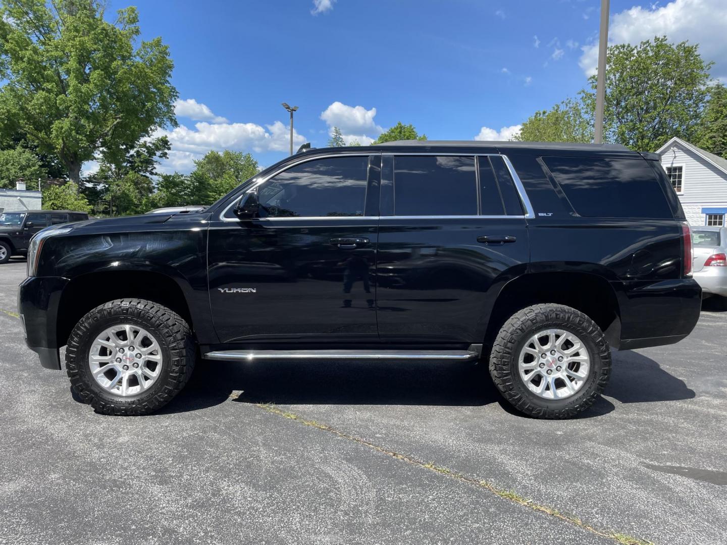 2017 GMC Yukon SLT 4WD (1GKS2BKC7HR) with an 5.3L V8 OHV 16V FFV engine, 6A transmission, located at 101 N. Main Street, Muncy, PA, 17756, (570) 546-5462, 41.207691, -76.785942 - Photo#2