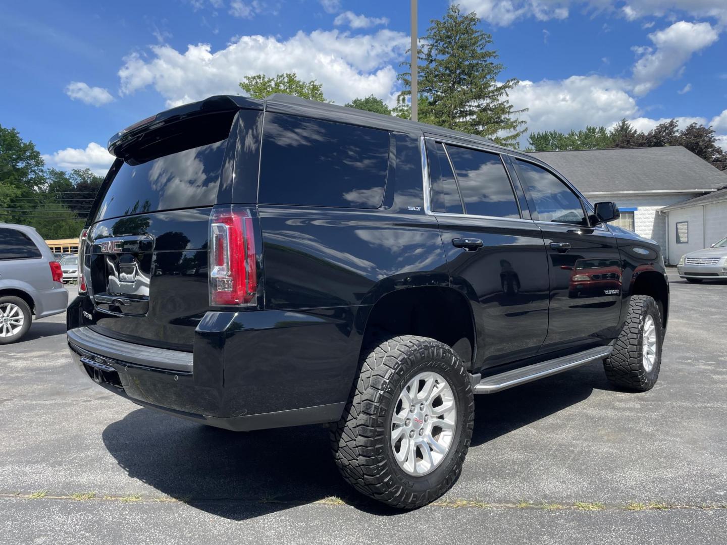 2017 GMC Yukon SLT 4WD (1GKS2BKC7HR) with an 5.3L V8 OHV 16V FFV engine, 6A transmission, located at 101 N. Main Street, Muncy, PA, 17756, (570) 546-5462, 41.207691, -76.785942 - Photo#3