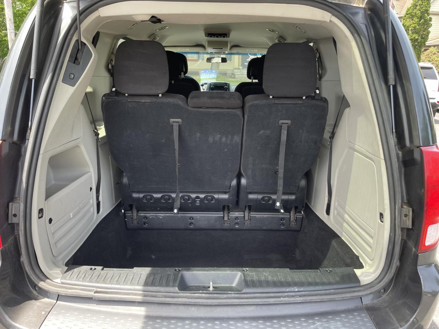 2012 Dodge Grand Caravan SXT (2C4RDGCG4CR) with an 3.6L V6 DOHC 24V engine, 6-Speed Automatic transmission, located at 101 N. Main Street, Muncy, PA, 17756, (570) 546-5462, 41.207691, -76.785942- Photo#7