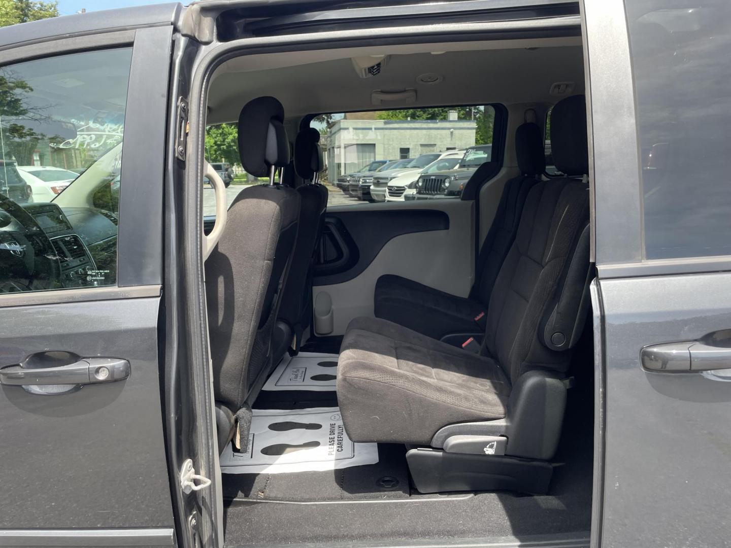 2012 Dodge Grand Caravan SXT (2C4RDGCG4CR) with an 3.6L V6 DOHC 24V engine, 6-Speed Automatic transmission, located at 101 N. Main Street, Muncy, PA, 17756, (570) 546-5462, 41.207691, -76.785942- Photo#5