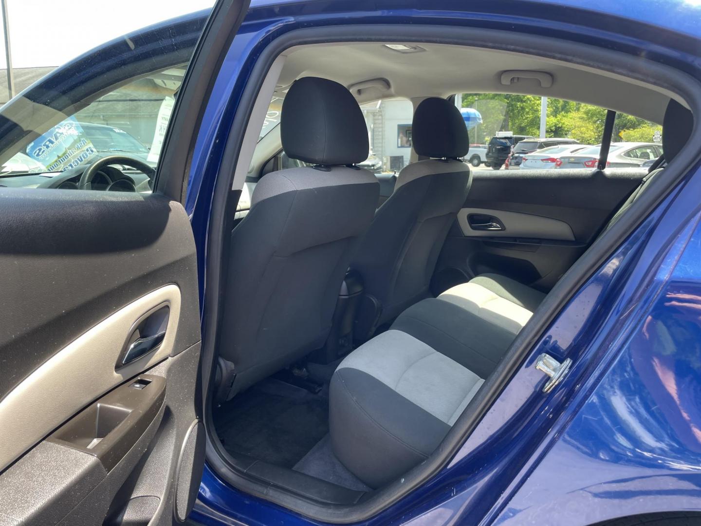 2012 Chevrolet Cruze 2LS (1G1PC5SHXC7) with an 1.8L L4 DOHC 16V FFV engine, 6-Speed Automatic transmission, located at 101 N. Main Street, Muncy, PA, 17756, (570) 546-5462, 41.207691, -76.785942 - Photo#5